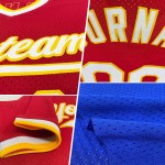 Maglia da baseball retrò personalizzata, autentica, bianca, vecchia, blu e oro Maglia da baseball retrò personalizzata, autentica, bianca, vecchia, blu e oro