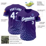 Maglia da baseball blu autentica, personalizzata, con stampa leopardata 3D viola, bianca e chiara. Maglia da baseball blu autentica, personalizzata, con stampa leopardata 3D viola, bianca e chiara.