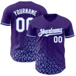 Maglia da baseball blu autentica, personalizzata, con stampa leopardata 3D viola, bianca e chiara. Maglia da baseball blu autentica, personalizzata, con stampa leopardata 3D viola, bianca e chiara.